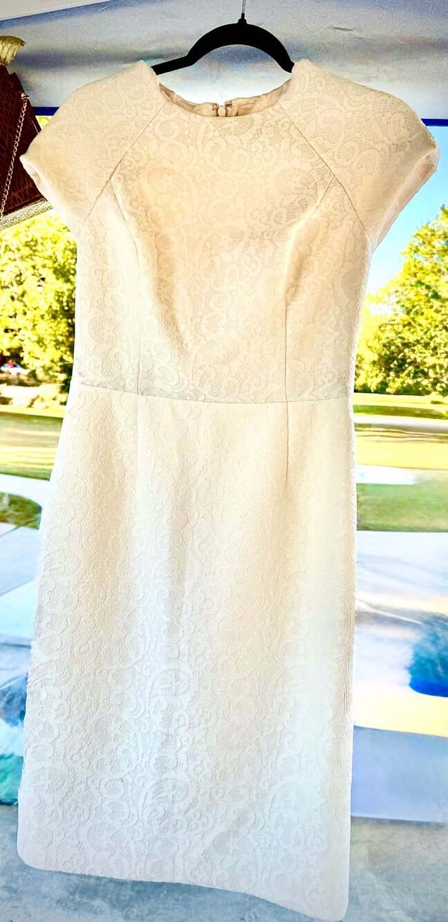Lauren Ralph Lauren Dress Size 2 White Lace Sheath Knee Length